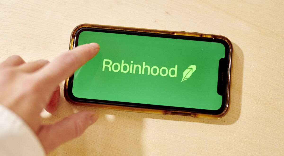 What happens if You Don't File Robinhood Taxes?
